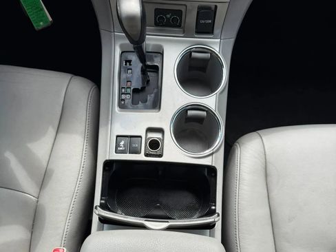 Used 2013 Toyota Highlander SE FWD image 11