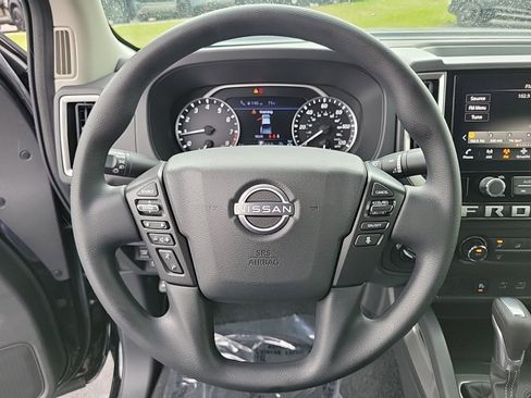 Used 2025 Nissan Frontier SV w/ Tow Package image 21