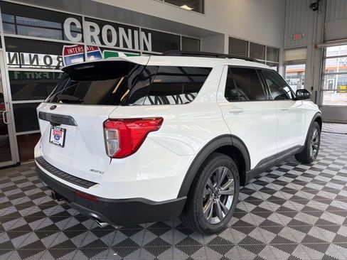 Used 2021 Ford Explorer XLT w/ Equipment Group 202A AWD/4WD image 6