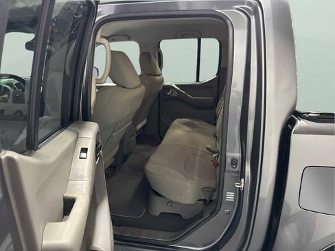 Used 2020 Nissan Frontier SV image 23