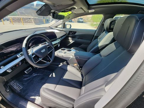 New 2025 Cadillac Optiq Luxury 1 image 66