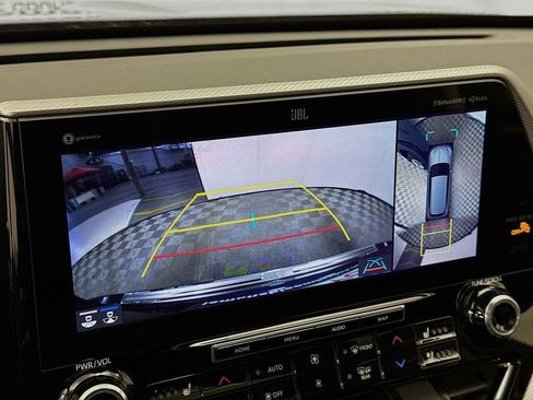 Used 2022 Toyota Highlander Platinum image 14
