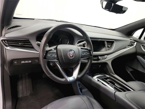 Used 2024 Buick Enclave Premium image 17