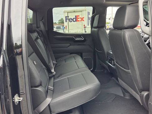 Used 2025 GMC Sierra 1500 SLT w/ SLT Premium Package AWD/4WD image 13
