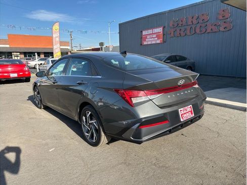 Used 2025 Hyundai Elantra SEL FWD image 10