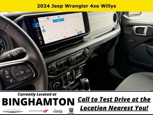 Used 2024 Jeep Wrangler Unlimited image 12