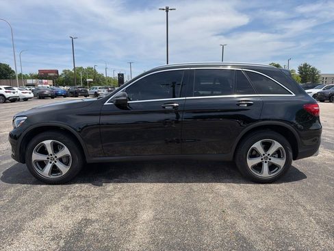 Used 2019 Mercedes-Benz GLC 300 4MATIC image 5