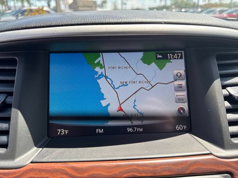 Used 2019 Nissan Pathfinder Platinum AWD/4WD image 31