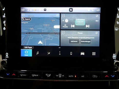 Used 2024 Jeep Wagoneer Series III AWD/4WD image 16
