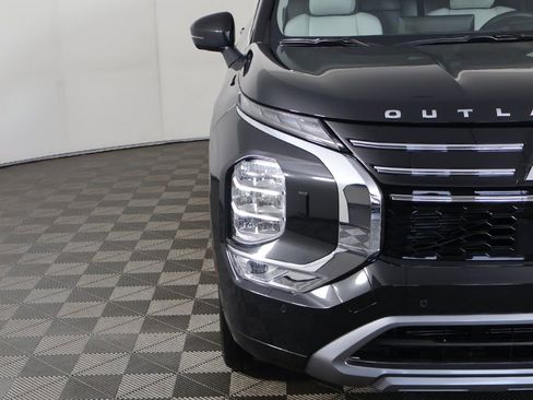 New 2025 Mitsubishi Outlander AWD image 19
