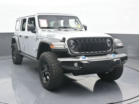 Used 2024 Jeep Wrangler Unlimited image 9