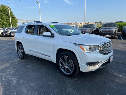 Used 2019 GMC Acadia Denali w/ Technology Package AWD/4WD image 5