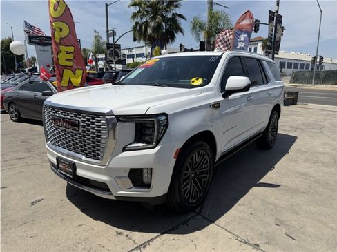 Used 2021 GMC Yukon Denali w/ Denali Premium Package RWD image 3