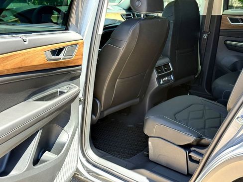 New 2026 Volkswagen Atlas SE FWD image 17