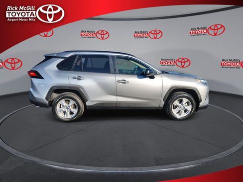 Certified 2025 Toyota RAV4 LE AWD/4WD image 9