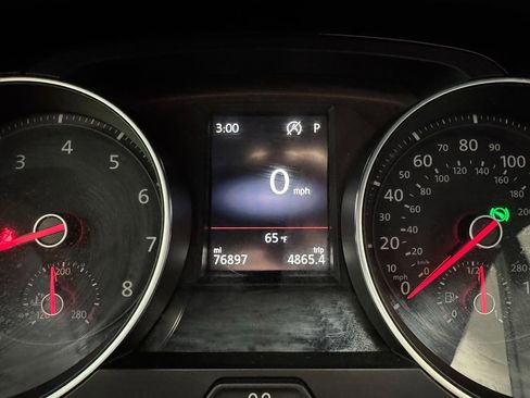 Used 2018 Volkswagen GTI S FWD image 34
