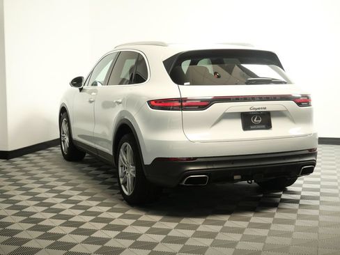 Used 2023 Porsche Cayenne AWD/4WD image 7
