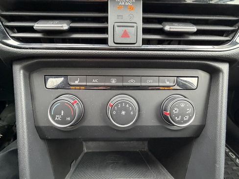 Used 2022 Volkswagen Taos SE image 23