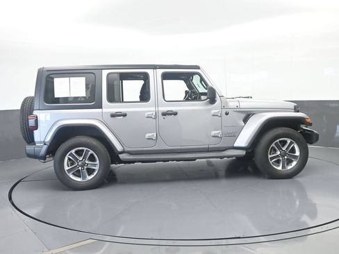 Used 2019 Jeep Wrangler Unlimited Sahara AWD/4WD image 7