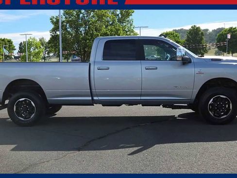 New 2026 RAM 3500 Laramie AWD/4WD image 9