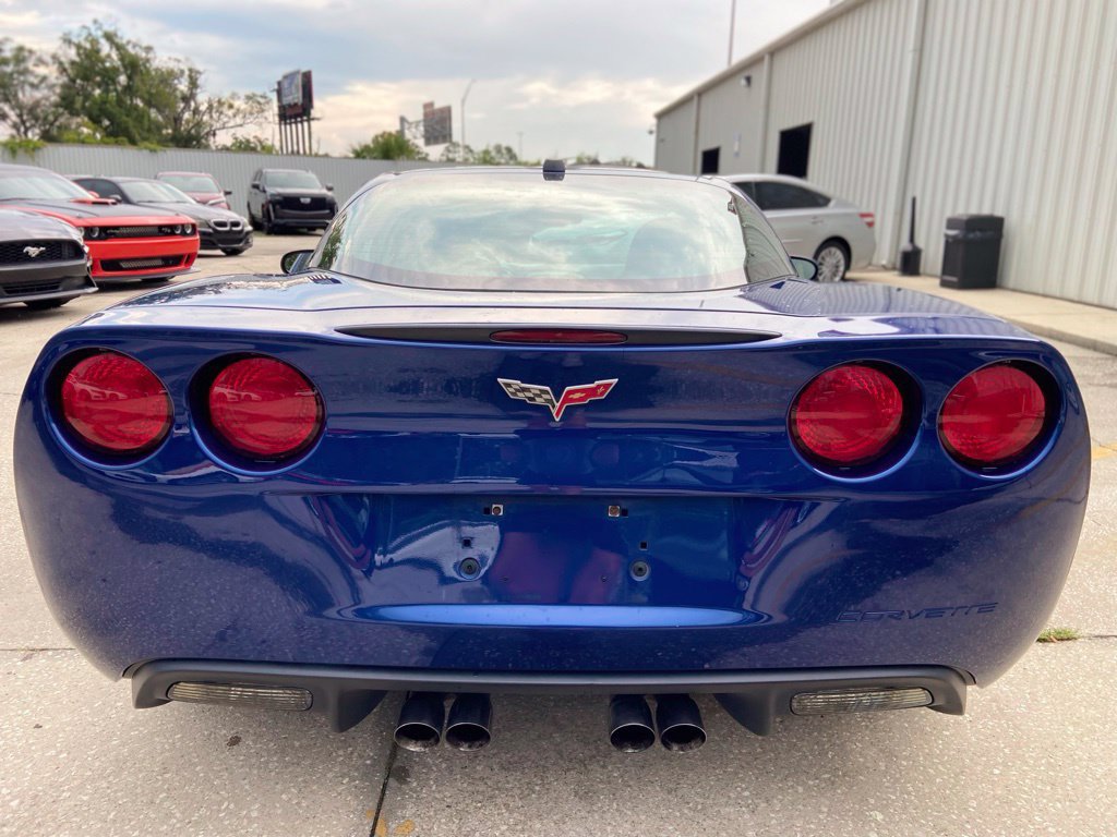 Used 2005 Chevrolet Corvette Coupe w/ Preferred Equipment Group RWD image 4