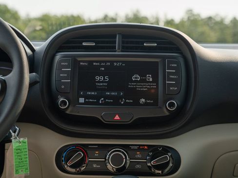 Used 2023 Kia Soul LX FWD image 31