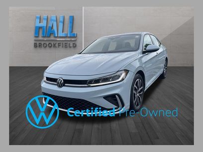 Used 2025 Volkswagen Jetta SE w/ Sunroof Package