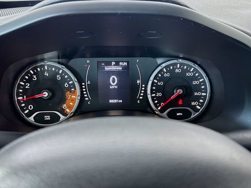 Used 2016 Jeep Renegade Latitude w/ Popular Equipment Group AWD/4WD image 13