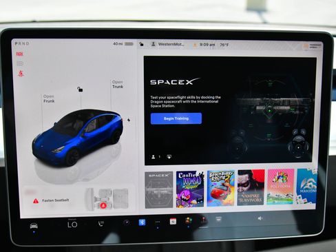 Used 2023 Tesla Model Y Long Range AWD/4WD image 21