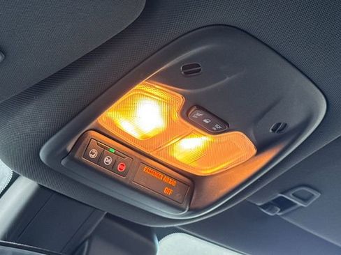 Used 2024 Chevrolet TrailBlazer RS image 24