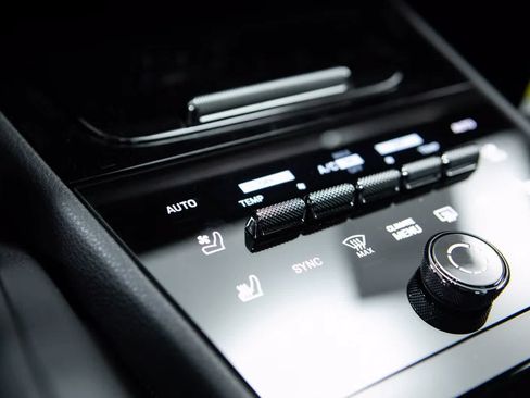 Certified 2026 Porsche Cayenne E-Hybrid Coupe AWD/4WD image 27