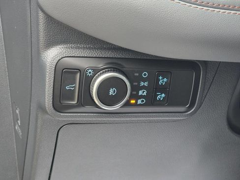 Used 2026 Ford Explorer Active w/ Active Comfort Package AWD/4WD image 9