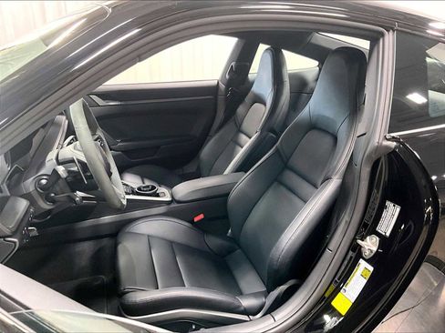 Used 2024 Porsche 911 Carrera image 8