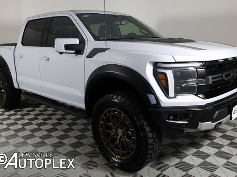 Used 2025 Ford F150 Raptor image 3