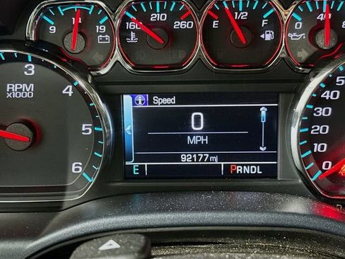 Used 2018 Chevrolet Silverado 1500 LT w/ LT Eassist Package AWD/4WD image 12