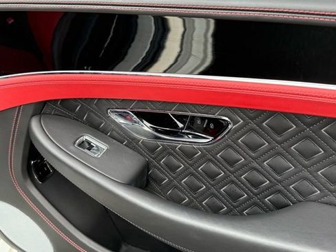 Used 2021 Bentley Continental GT image 32