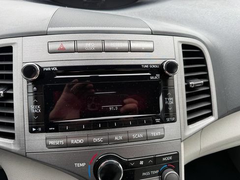 Used 2011 Toyota Venza AWD w/ Convenience Pkg image 16