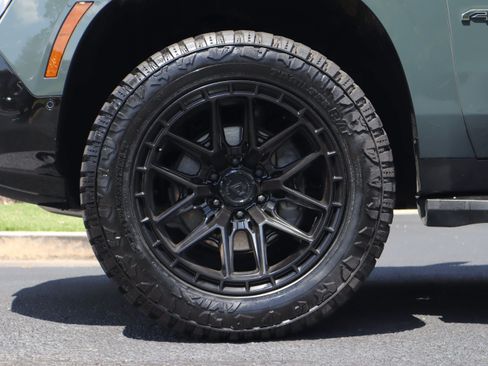 Used 2026 GMC Yukon AT4 AWD/4WD image 6