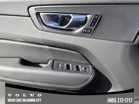 Certified 2025 Volvo XC60 B5 Plus w/ Protection Package Premier image 22