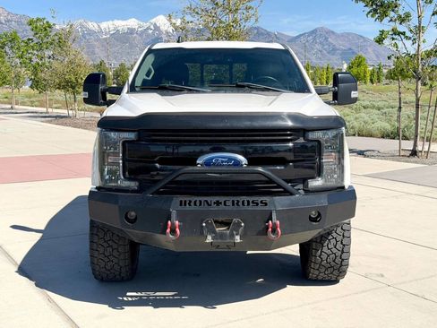 Used 2019 Ford F250 Lariat w/ Lariat Ultimate Package AWD/4WD image 2