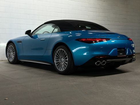 Used 2024 Mercedes-Benz SL 43 AMG image 3