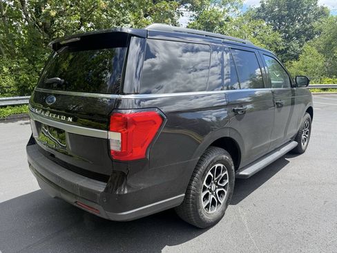 Used 2022 Ford Expedition XLT AWD/4WD image 5