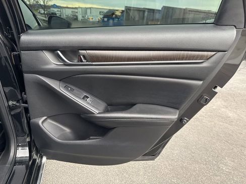 Used 2021 Honda Accord Touring image 38
