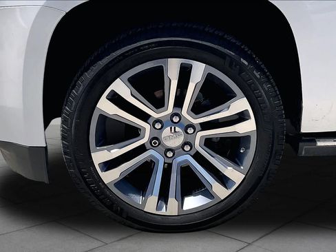 Used 2019 GMC Yukon XL Denali w/ Denali Ultimate Package RWD image 11