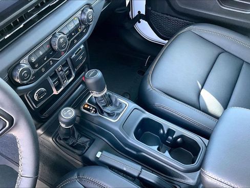 New 2026 Jeep Gladiator Sport image 11