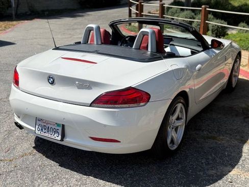 Used 2012 BMW Z4 sDrive28i image 4