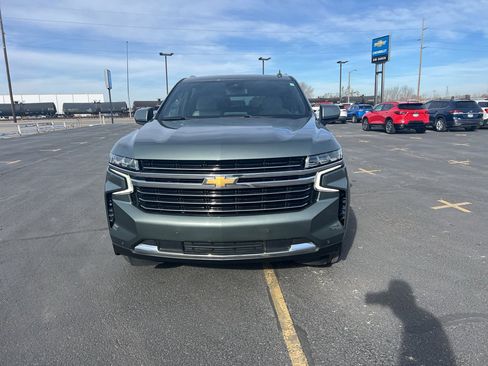 Used 2024 Chevrolet Suburban LT image 6