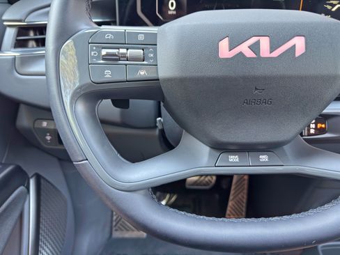 Used 2025 Kia EV9 GT-Line AWD/4WD image 22