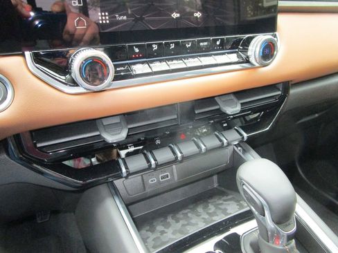 New 2026 GMC Canyon AT4 image 30