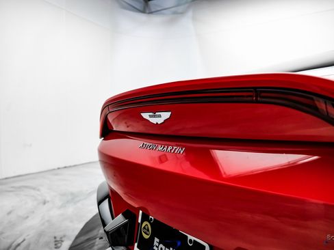 Used 2019 Aston Martin V8 Vantage Coupe image 34